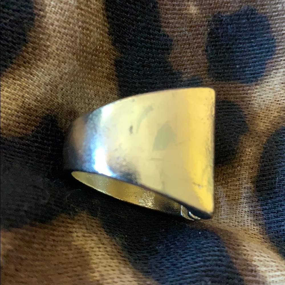 Cute M initial ring - Picture 4 of 4